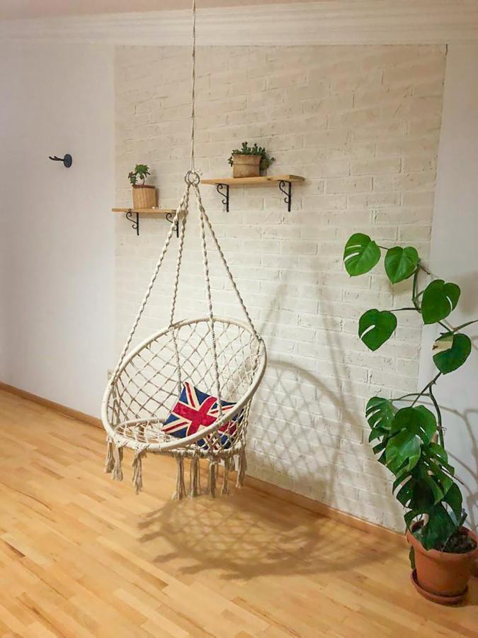 Loft Home In City Center Yerevan Bagian luar foto